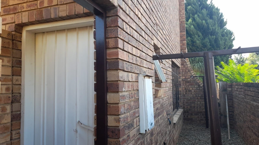 7 Bedroom Property for Sale in Bloemhof North West